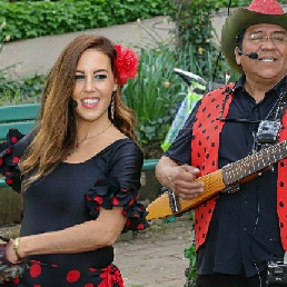 Spanish live music and flamenco dance