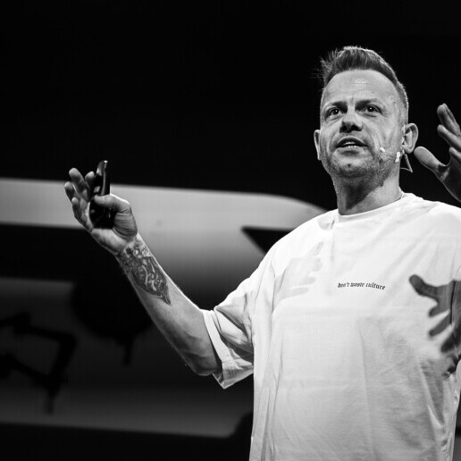 Speaker Den Haag  (NL) SPEAKER BILLY THE KIT | TURN THE TABLES