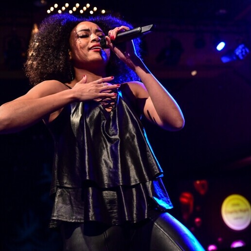 Zangeres Amsterdam  (NL) Channah Hewitt - Allround Zangeres