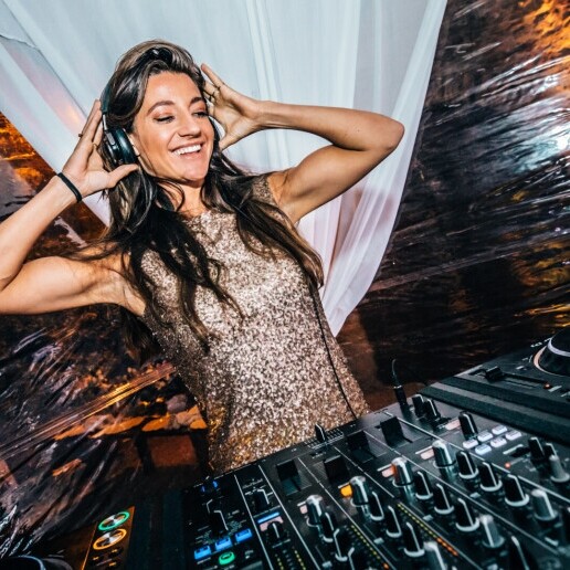 DJ Amsterdam  (NL) All-round DJ Sheila Hill