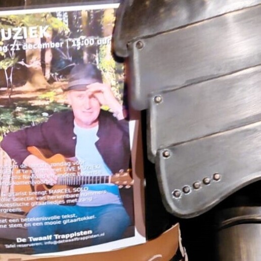 Zanger Oegstgeest  (NL) JUST MARCEL, Zanger & gitarist (solo)