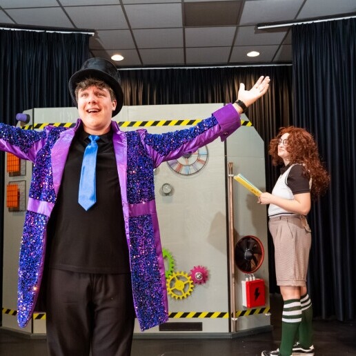 Kids show Eibergen  (NL) Professor K & Nutsel travel through time