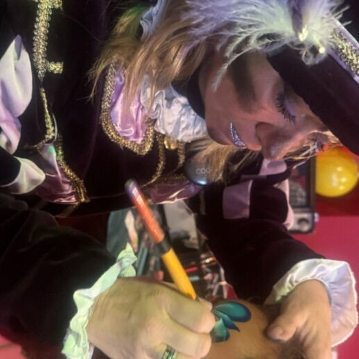 Character/Mascott Amsterdam  (NL) 2 merry pete's at your sinterklaas party