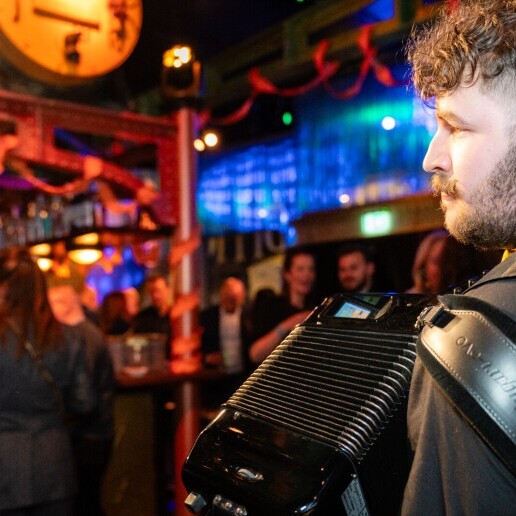 Accordionist Molenaarsgraaf  (NL) KEIJZER Accordeon