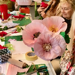 Trainer/Workshop Oostende  (BE) Making natural-looking paper flowers