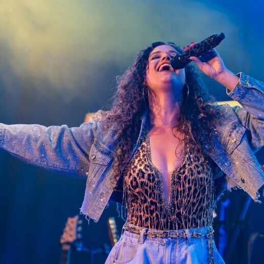 Zangeres Rotterdam  (NL) Eleftheria | Feestzangeres