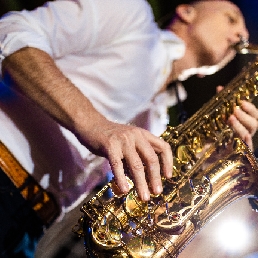 Saxophonist Leusden  (NL) Saxophonist Arjan-M | Funky Sax