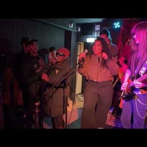 Josa zingt en swingt