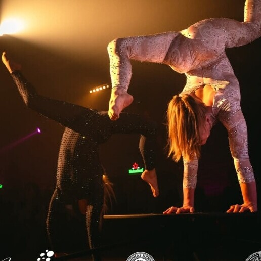 Acrobaat Brasschaat  (BE) Duo contortion act