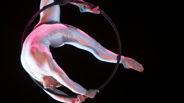 Aerial hoop act