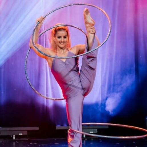 Acrobat Brasschaat  (BE) Acrobatic Hula Hoop Act/led hula hoop