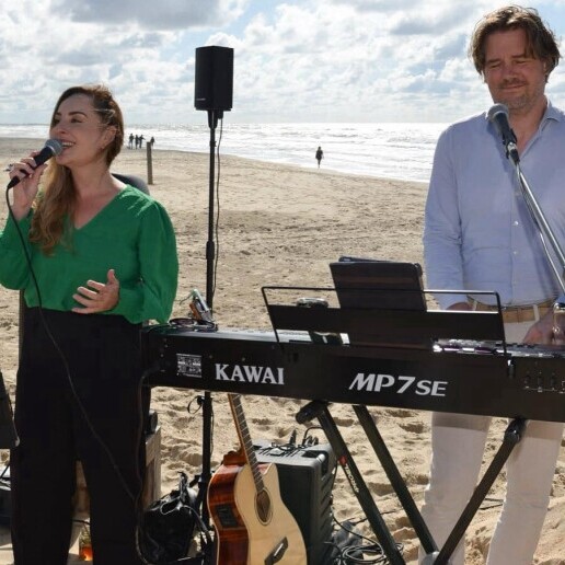 Singer (female) Alkmaar  (NL) Jennifer Terwel + Guitarist/Pianist (duo)