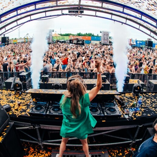 DJ IJmuiden  (NL) Elaine Thiele