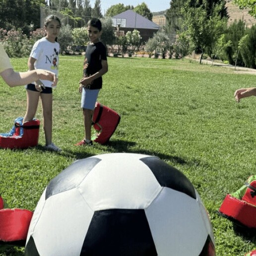 Sports/games Maarheeze  (NL) BIGfoot Football!
