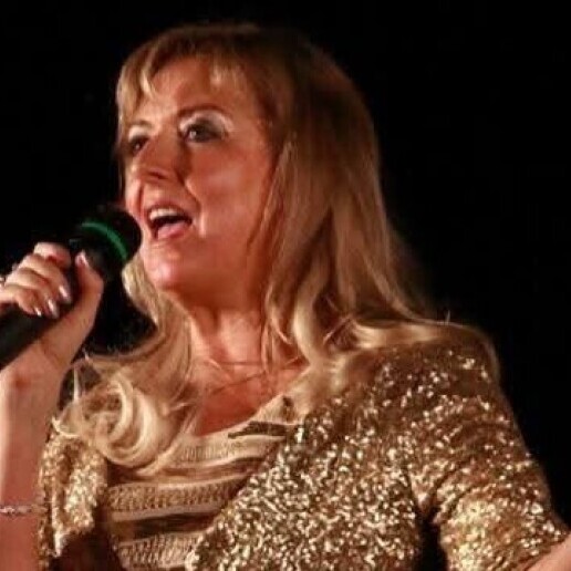 Zangeres Olsene  (BE) Optreden met Xiana