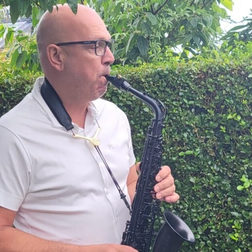 Saxofonist 's Gravenzande  (NL) Saxofonist @the black saxofoon