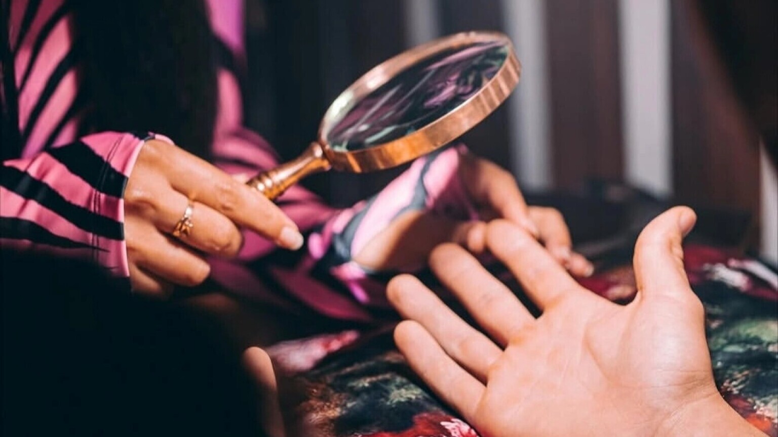 Handlezer (Palm Reader)