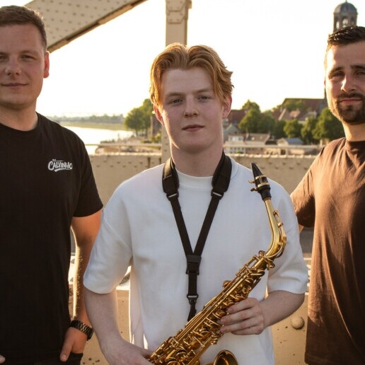 DJ Heeten  (NL) Calvinho X Wutru X Saxohero