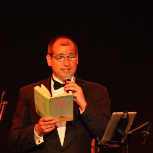 Singer (male) Elst  (Gelderland)(NL) Wes sings Toon Hermans
