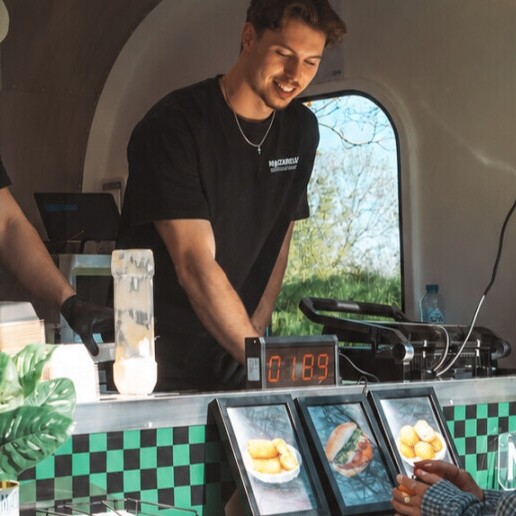 Food truck Rotterdam  (NL) Mozzarellig - #cozymozzarellig