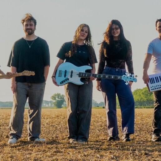Band Roosendaal  (NL) UNEVEN