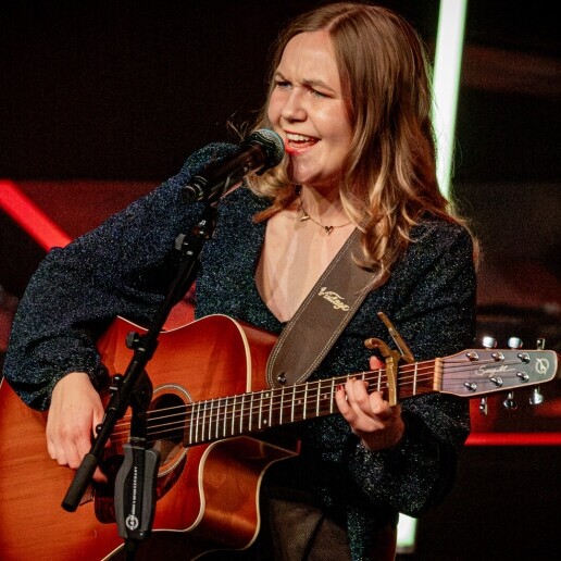 Zangeres Waalwijk  (NL) Sanne Segers | zangeres & gitariste