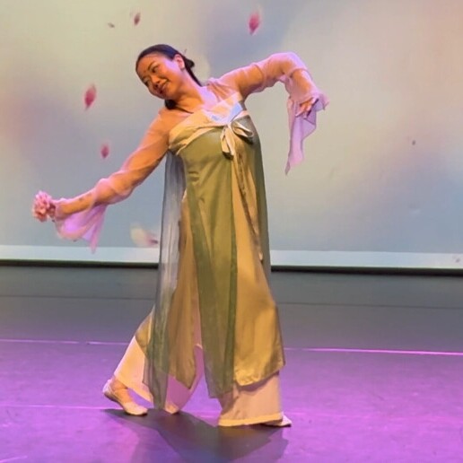 Dancer Den Haag (NL) Chinese flower dance