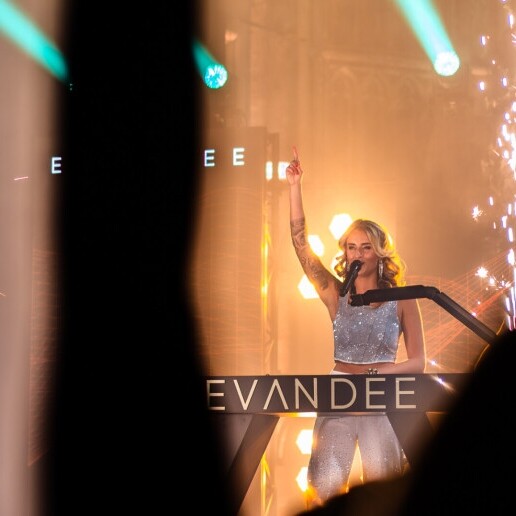 Zangeres Vught  (NL) EVANDEE