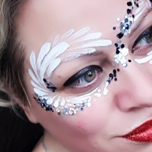 Schminker Vuren  (NL) Glitterbar & gezichts- en lichaamsschmink door Kim