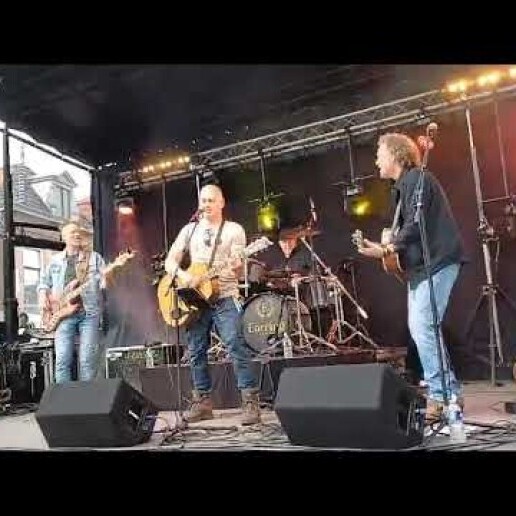 Band Terkaple  (NL) Earring Experience