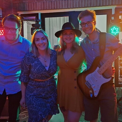 Band Dieren  (NL) Fashionably Late