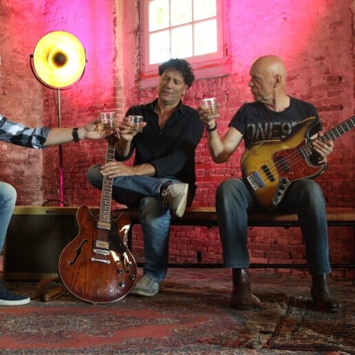 Band Brummen  (NL) Triple Blended, semi-akoestisch rock/pop