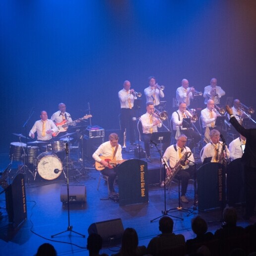 Orchestra Hellevoetsluis  (NL) Swinging performance of the Sea Sound Big Band